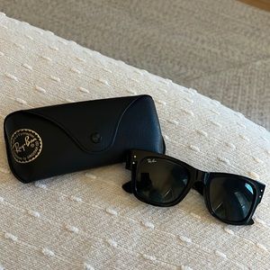 Like-new Black Ray-Ban MEGA WAYFARER (New style!)